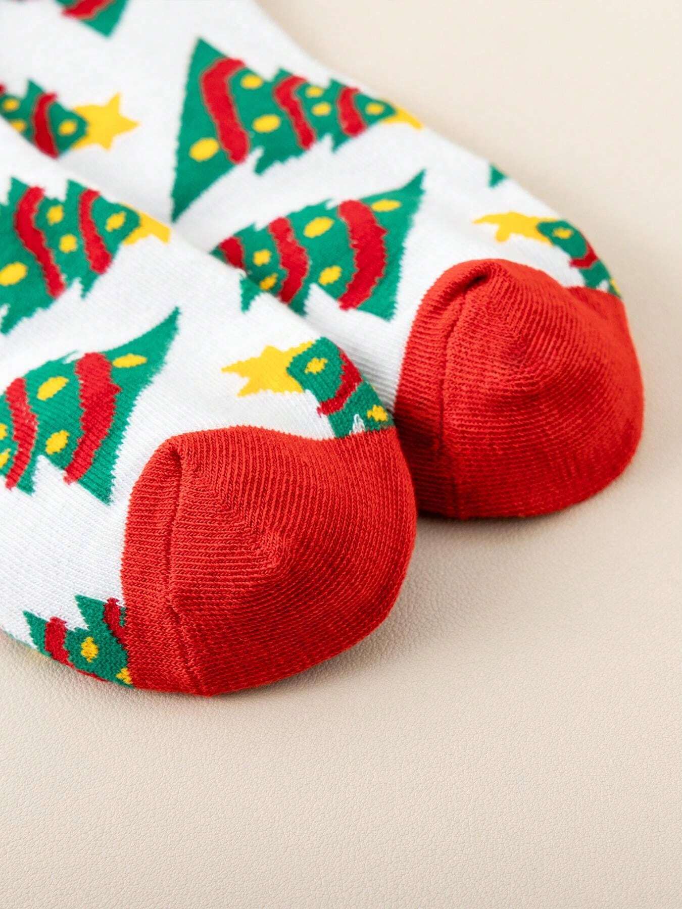 20 Pairs of Christmas Cheer Socks - 36-41 EU