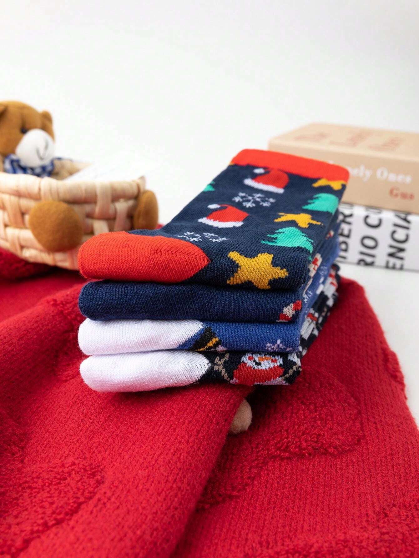 39-45 EU - Classic Christmas Cheer Socks