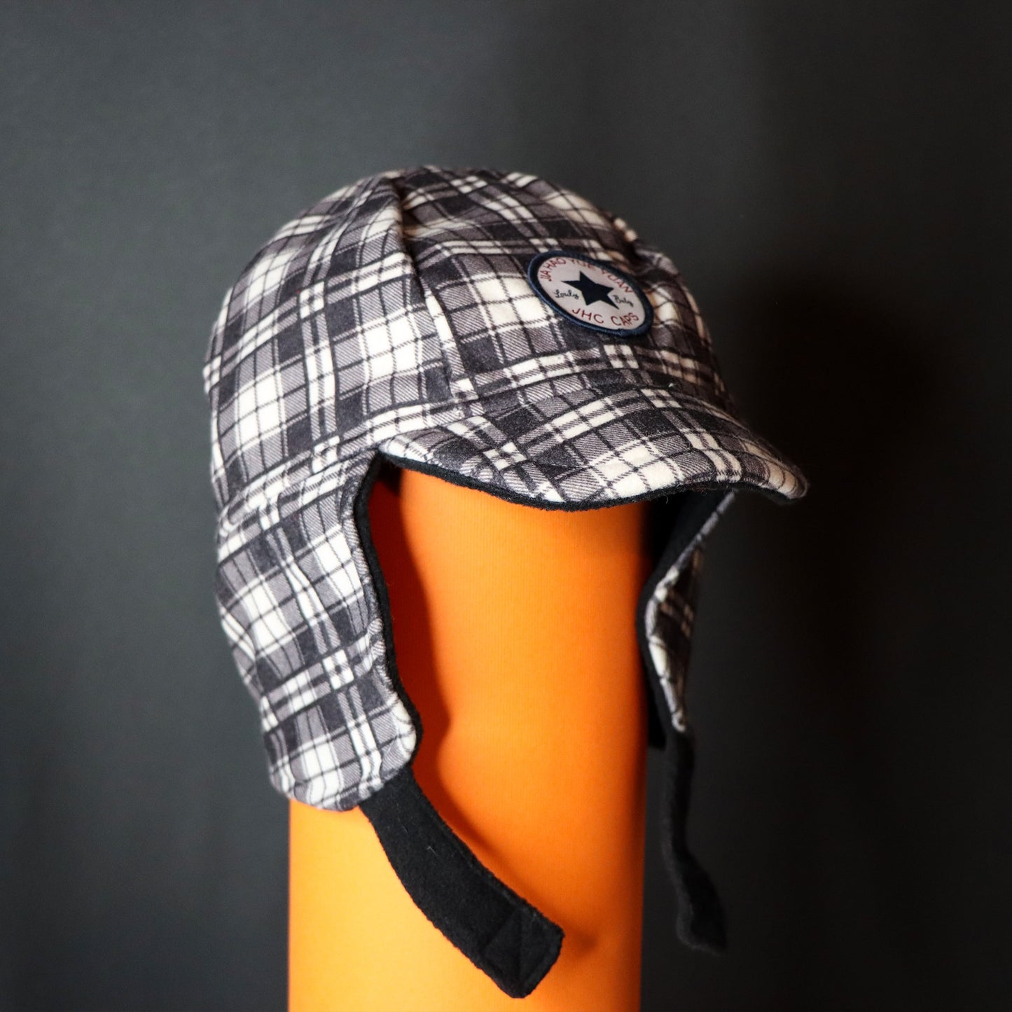 Kids 6 to 18 months - Warm Winter Hat with Ear Flaps - Plaid Design (48-50cm)