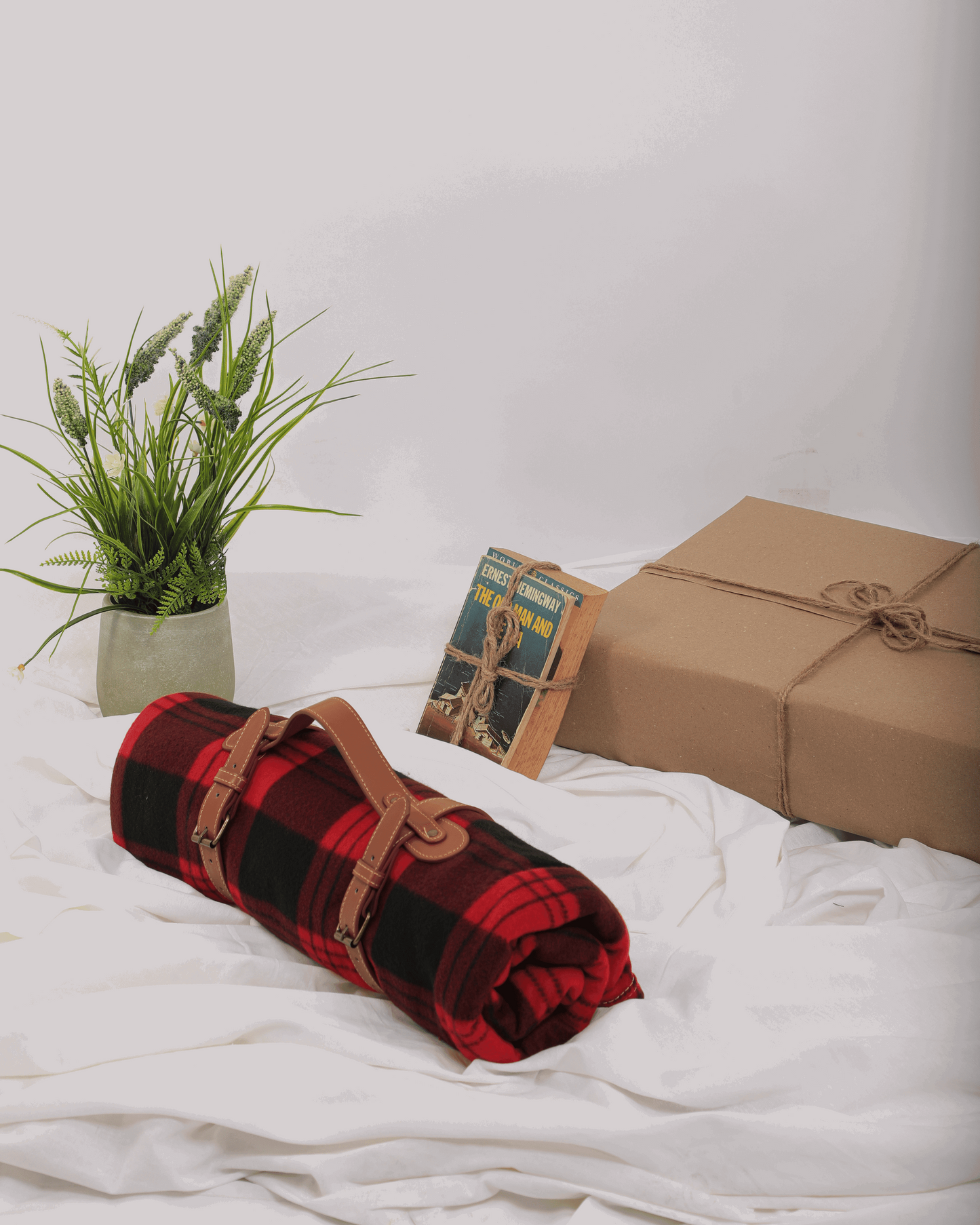 Cozy Fleece Blanket: Stylish Winter Blanket with Belt Tie - Cozy Collective LB