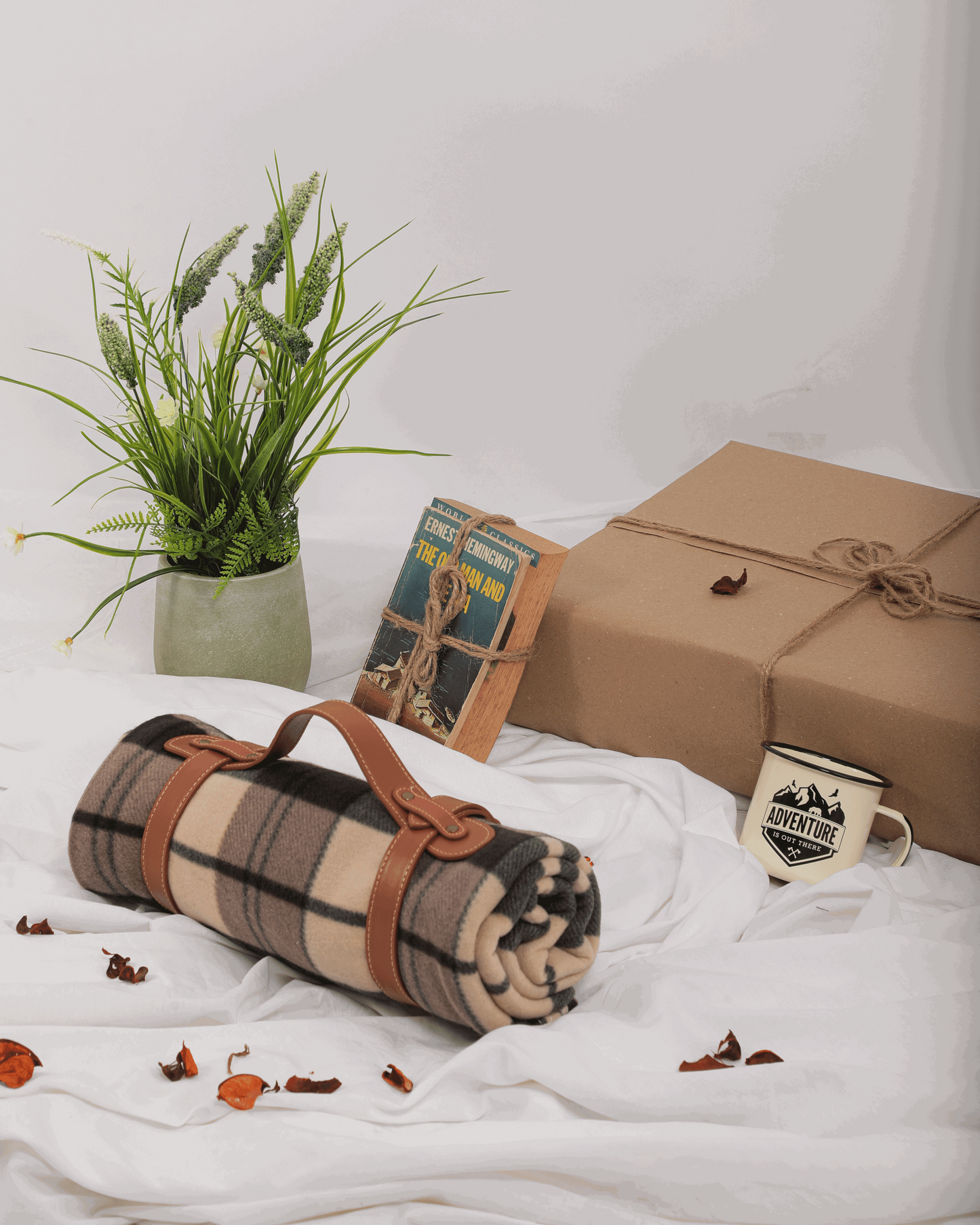 Cozy Fleece Blanket: Stylish Winter Blanket with Belt Tie - Cozy Collective LB