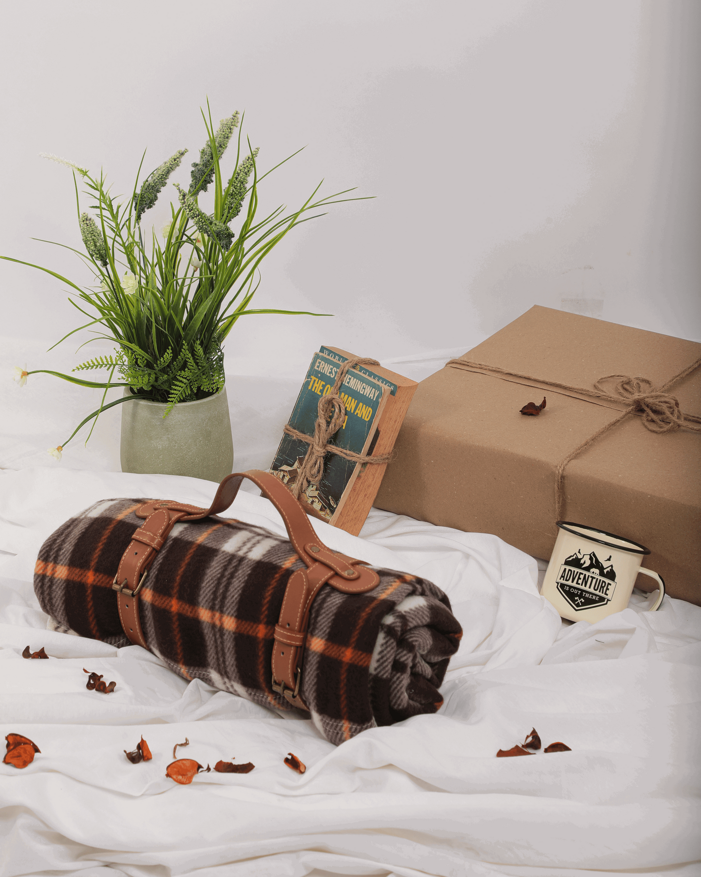 Cozy Fleece Blanket: Stylish Winter Blanket with Belt Tie - Cozy Collective LB