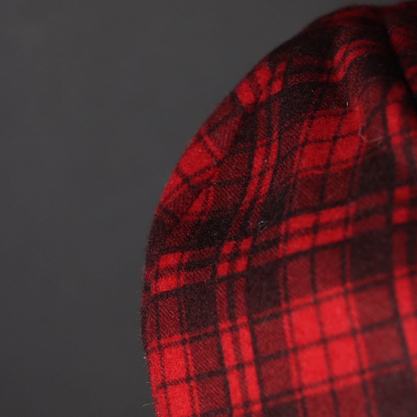 Kids 6 to 18 months - Warm Winter Hat with Ear Flaps - Plaid Design (48-50cm)