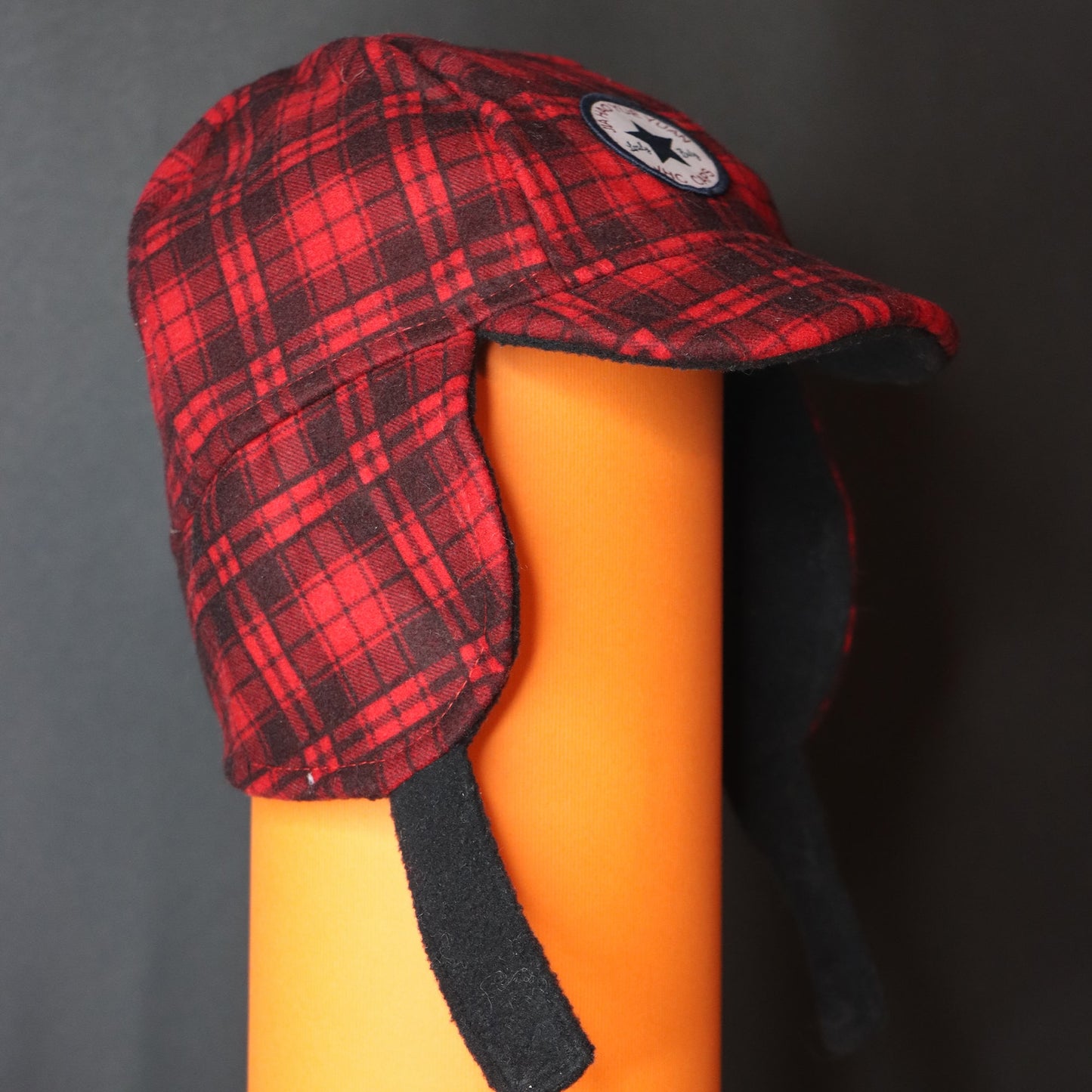 Kids 6 to 18 months - Warm Winter Hat with Ear Flaps - Plaid Design (48-50cm)