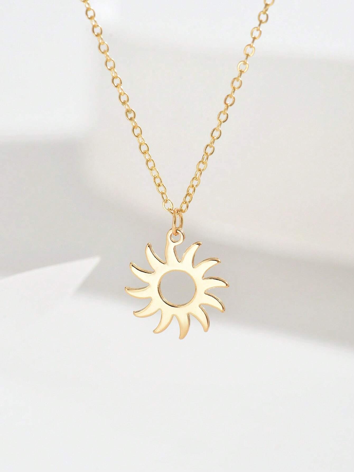 Radiant Sunburst Pendant Necklace – Stainless Elegance