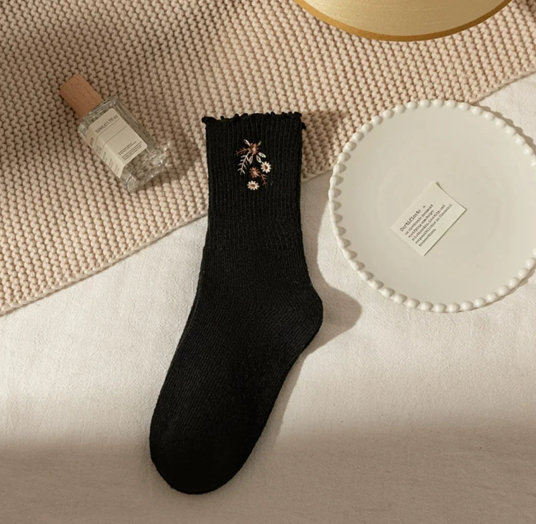 36-40 EU | Cozy Floral Embroidered Winter Socks – 3 Colors
