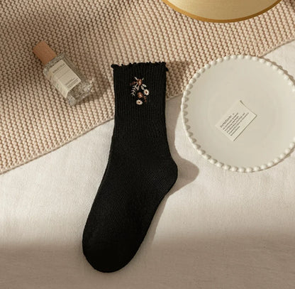 36-40 EU | Cozy Floral Embroidered Winter Socks – 3 Colors