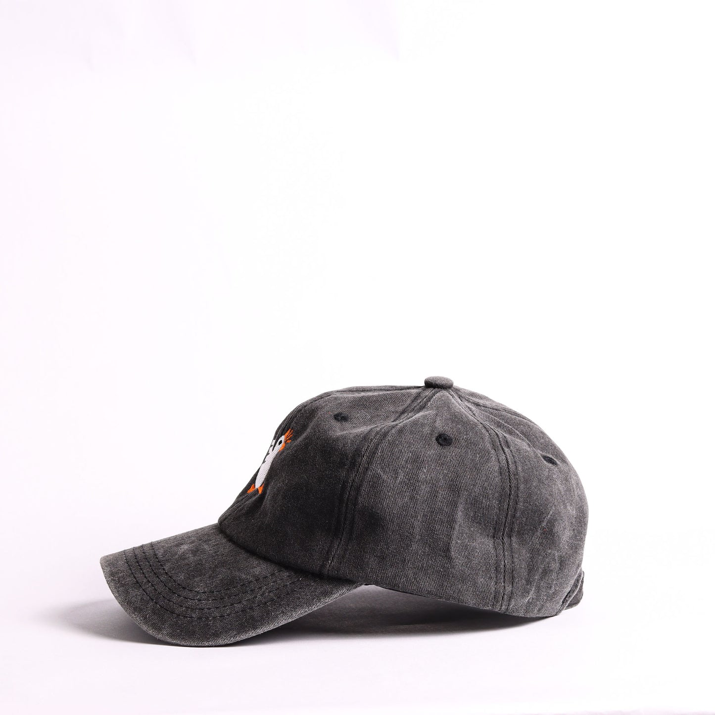 Black Duck Hat – Premium Embroidered Streetwear Cap Lebanon